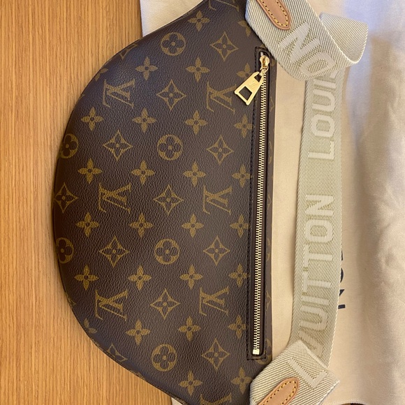 Louis Vuitton Monogram High Rise Bumbag - Picture 4 of 11